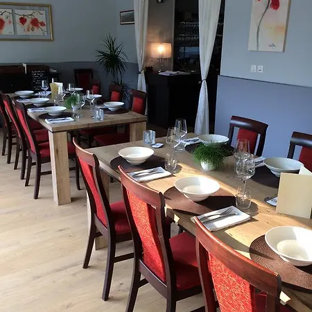 Sous Le Charme Maison d'hôtes *